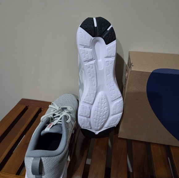 ASICS Men's Versablast 2 Light Sage/Spice Latte Sneakers Size 11.5 - Picture 6 of 10